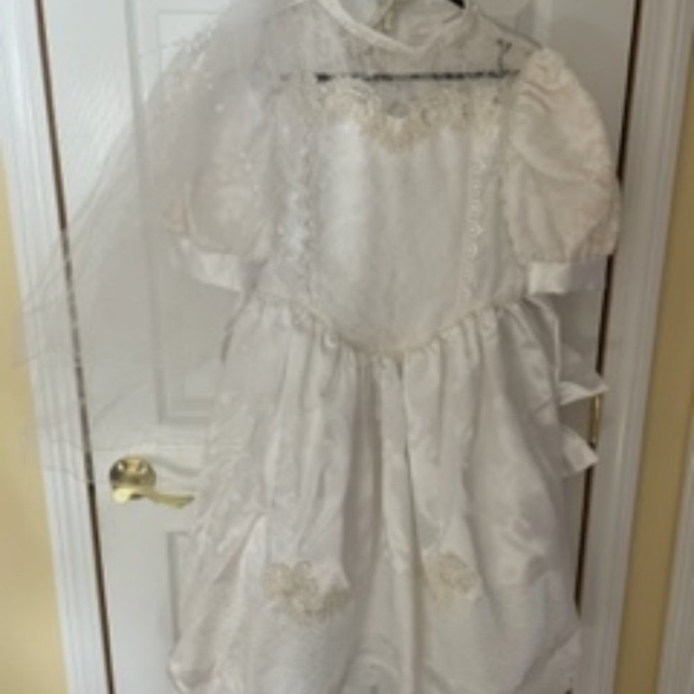 communion Dress size 12 1/2 with veil